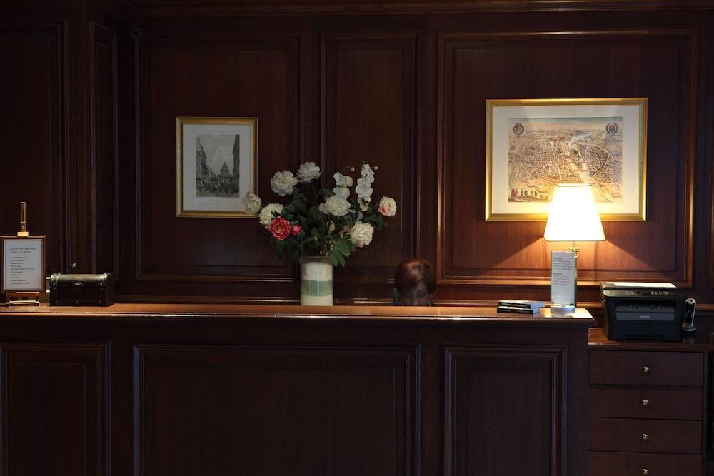 Amiral Hotel Париж Екстериор снимка