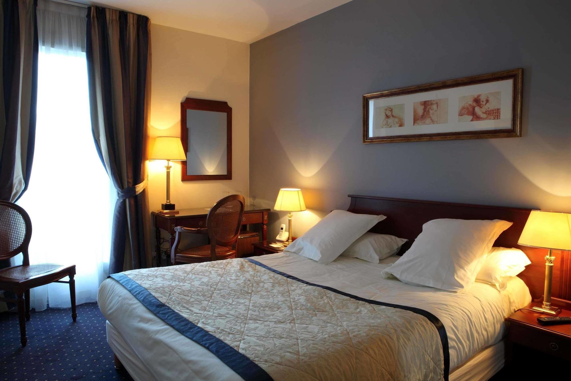 Amiral Hotel Париж Екстериор снимка