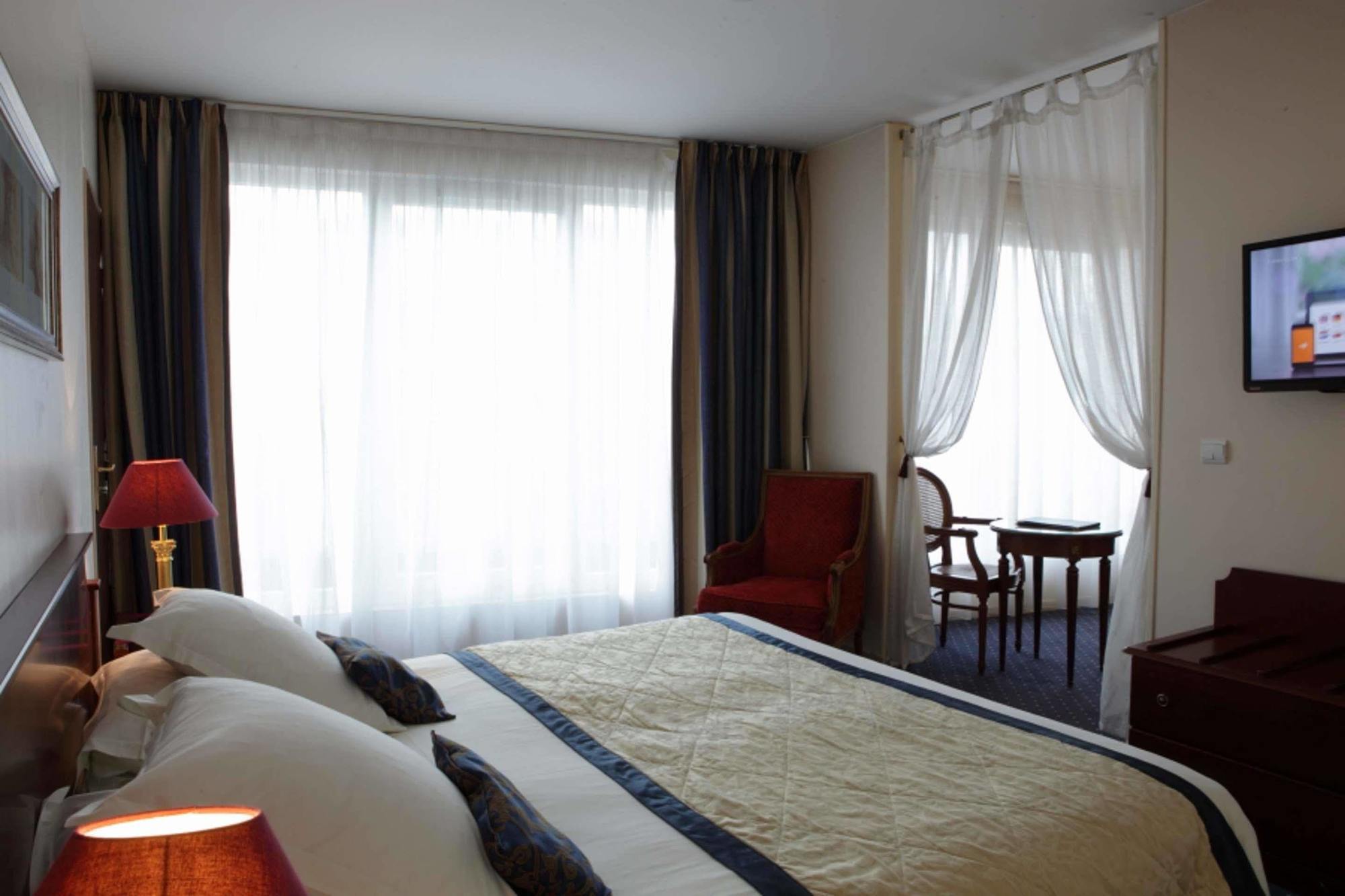Amiral Hotel Париж Екстериор снимка