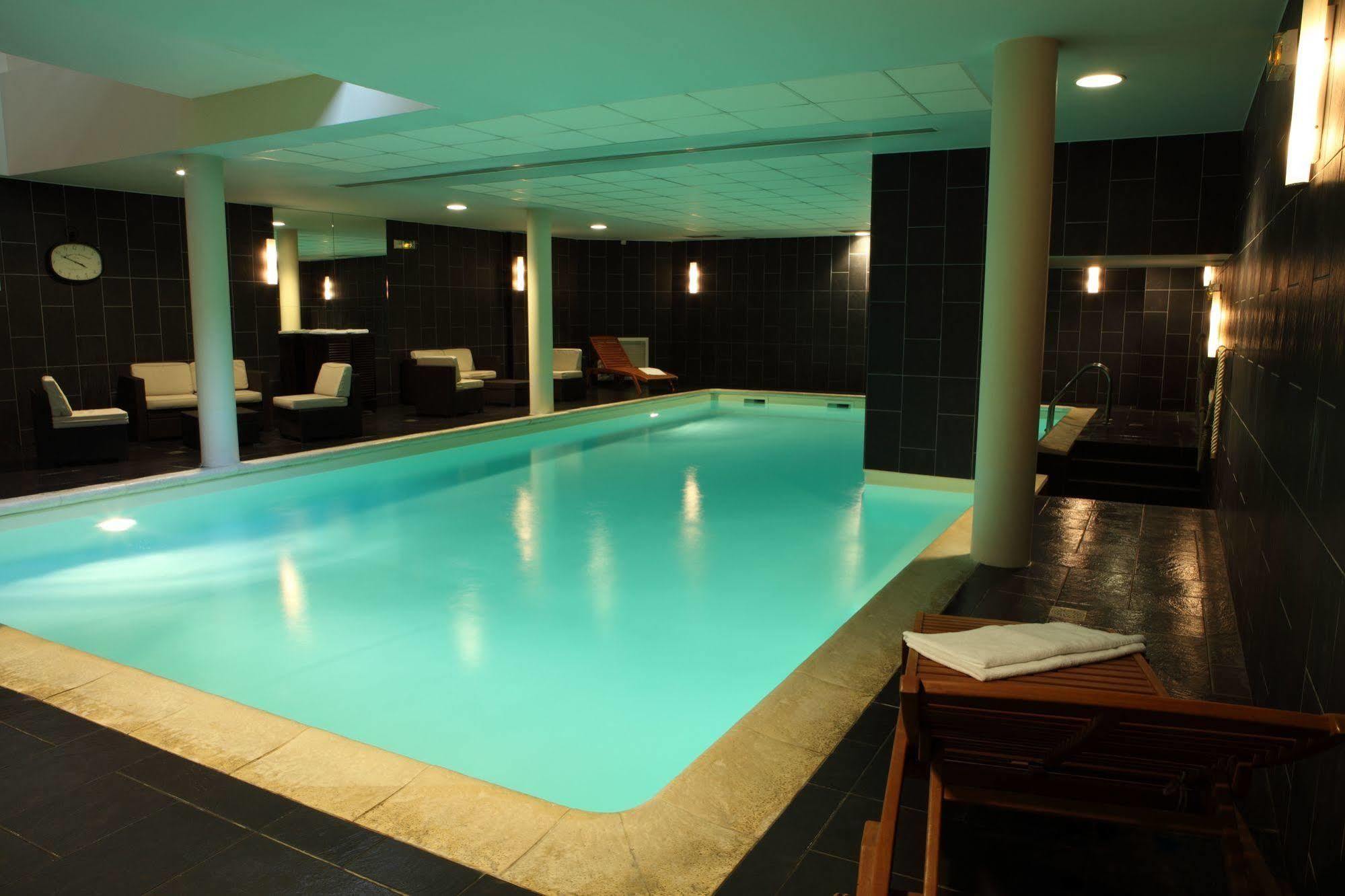 Amiral Hotel Париж Екстериор снимка